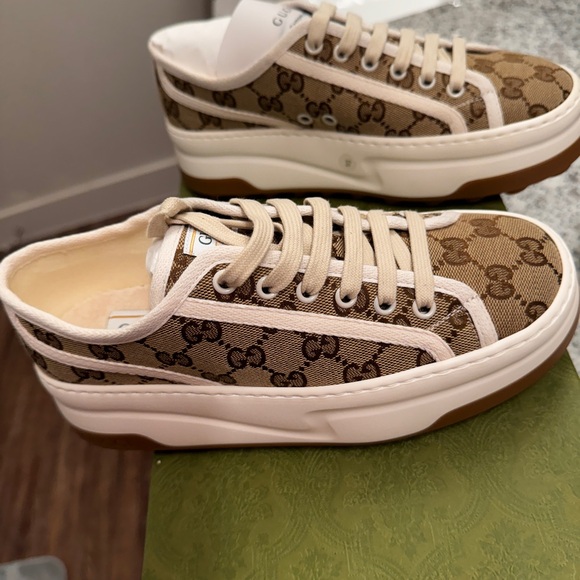 Brand new, never worn! Comes with box, dust bags and shoe paper - Picture 2 of 5